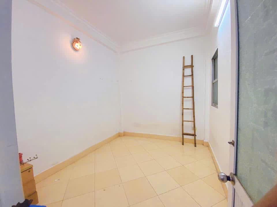 Cho thuê nhà nguyên căn ngõ 111 Giáp Bát 4 tầng x 35m2, 5 ngủ, 10.5tr ở gđ, nhóm - Ảnh 2